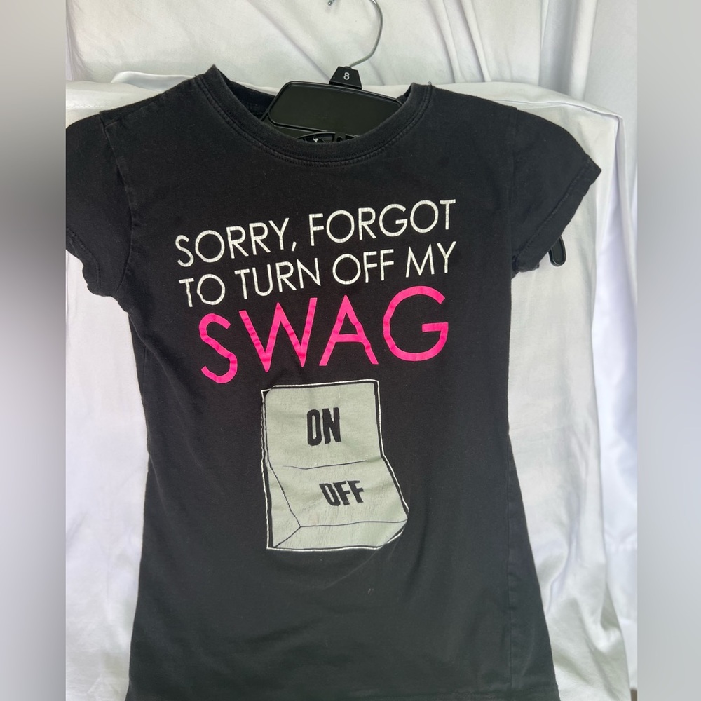 Short sleeve tee in excellent condition